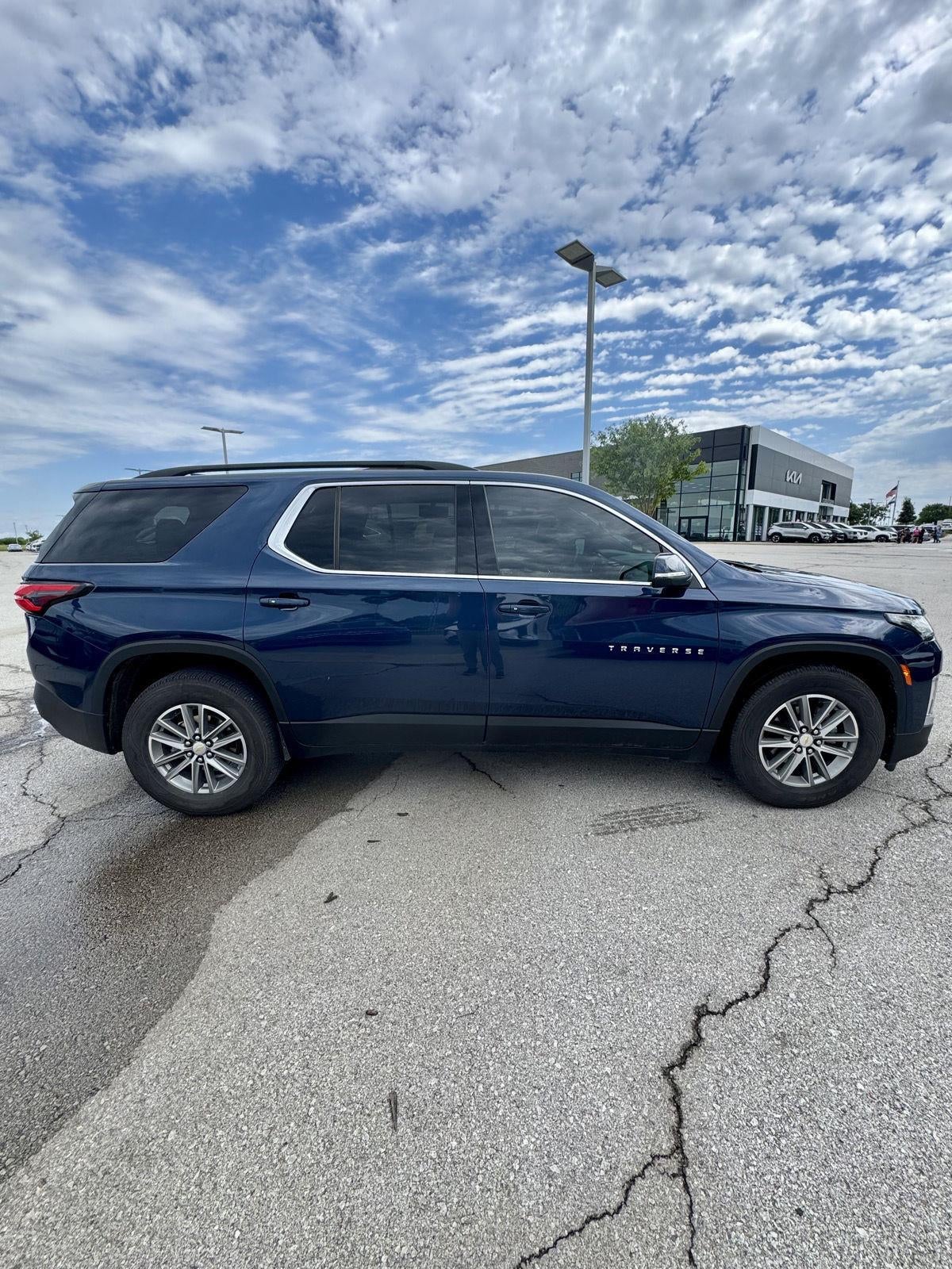 2023 Chevrolet Traverse LT Cloth