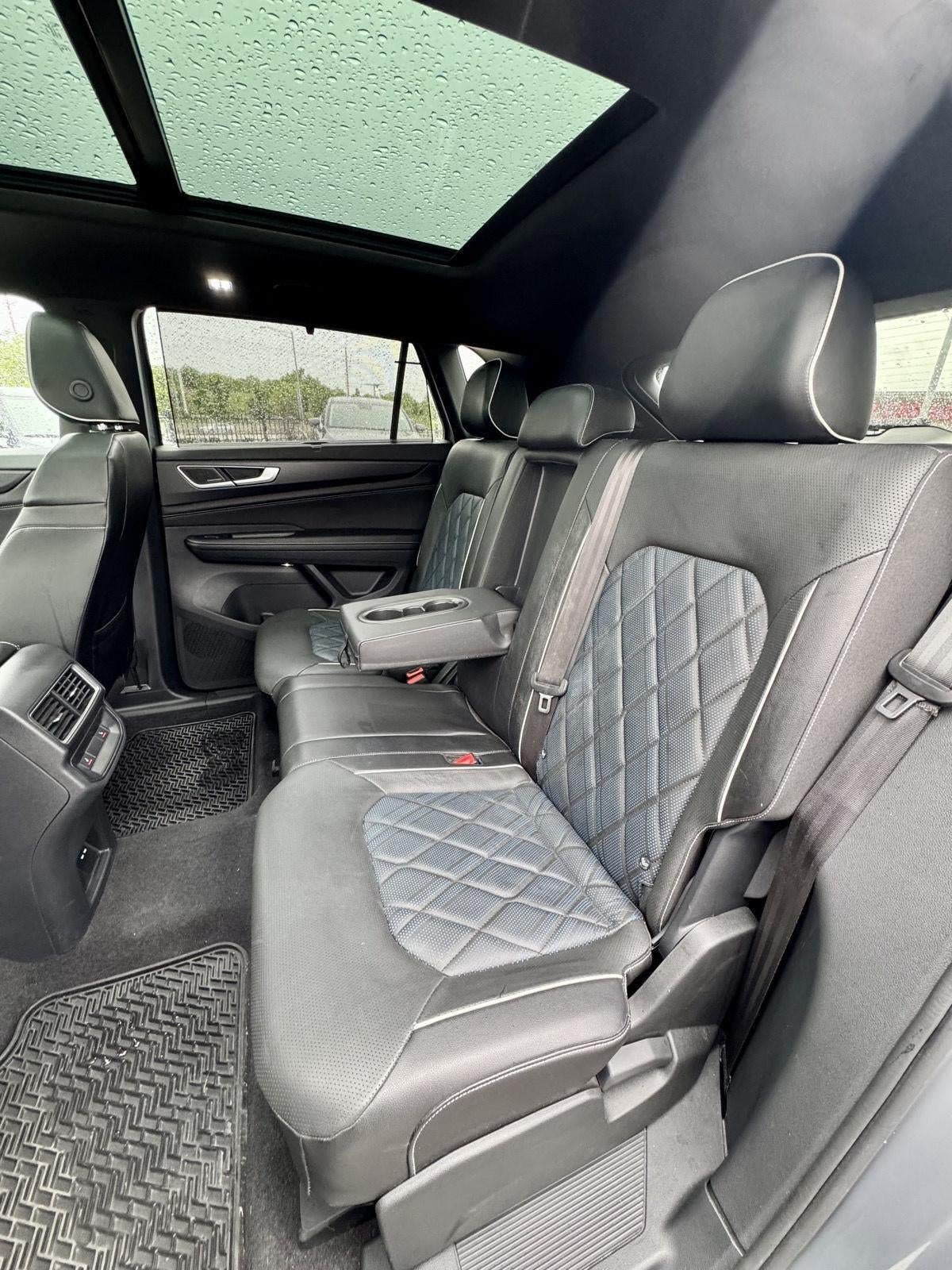 2024 Volkswagen Atlas Cross Sport 2.0T SEL Premium R-Line
