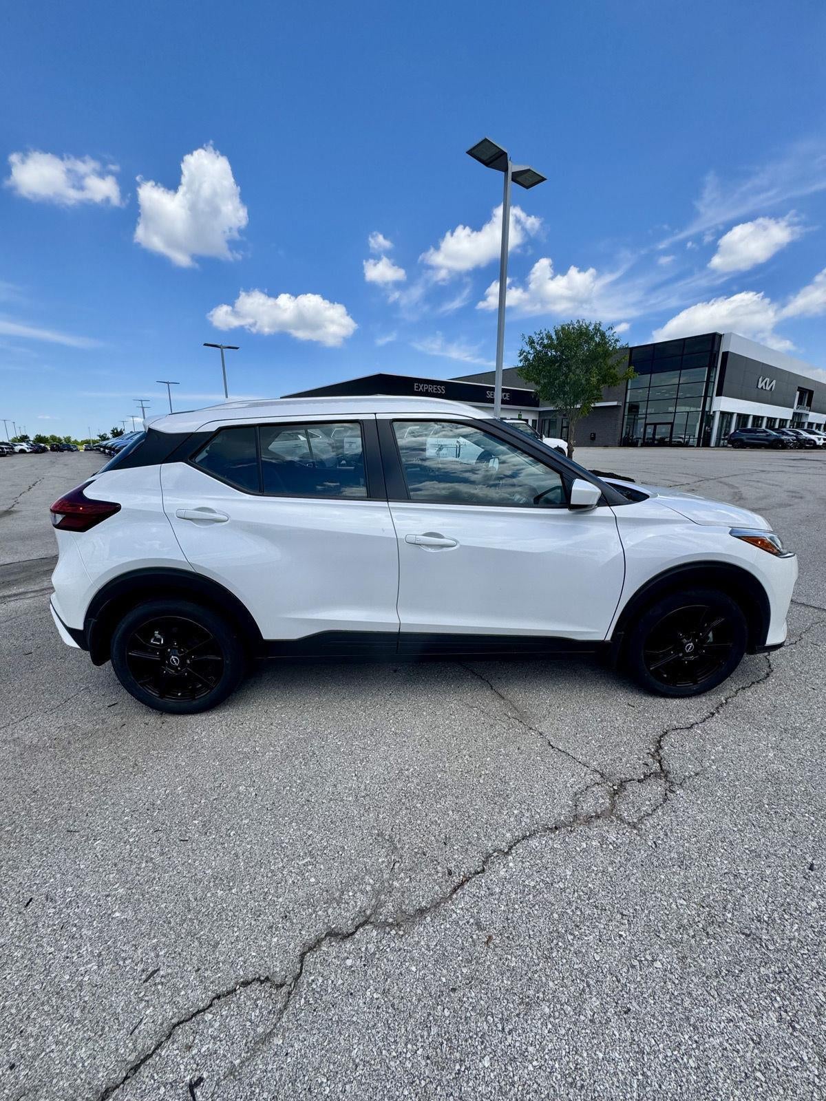 2022 Nissan Kicks SV