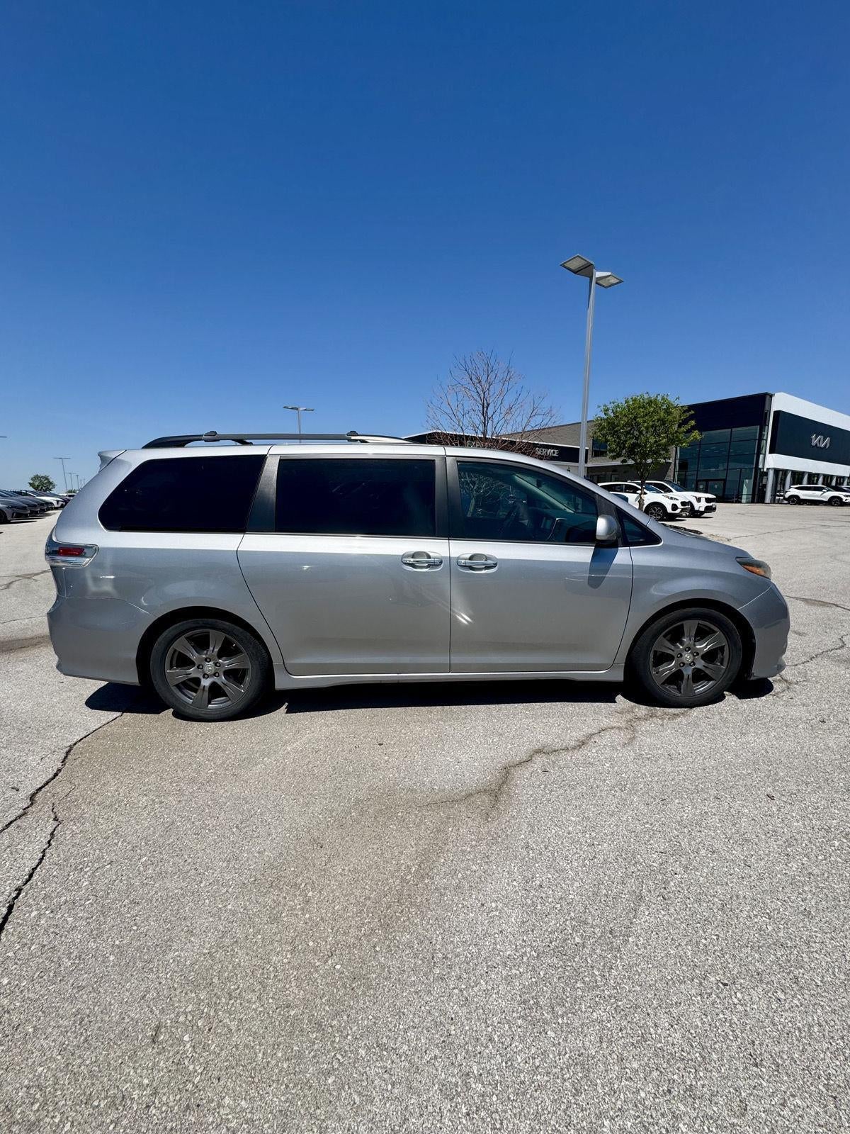 2017 Toyota Sienna SE