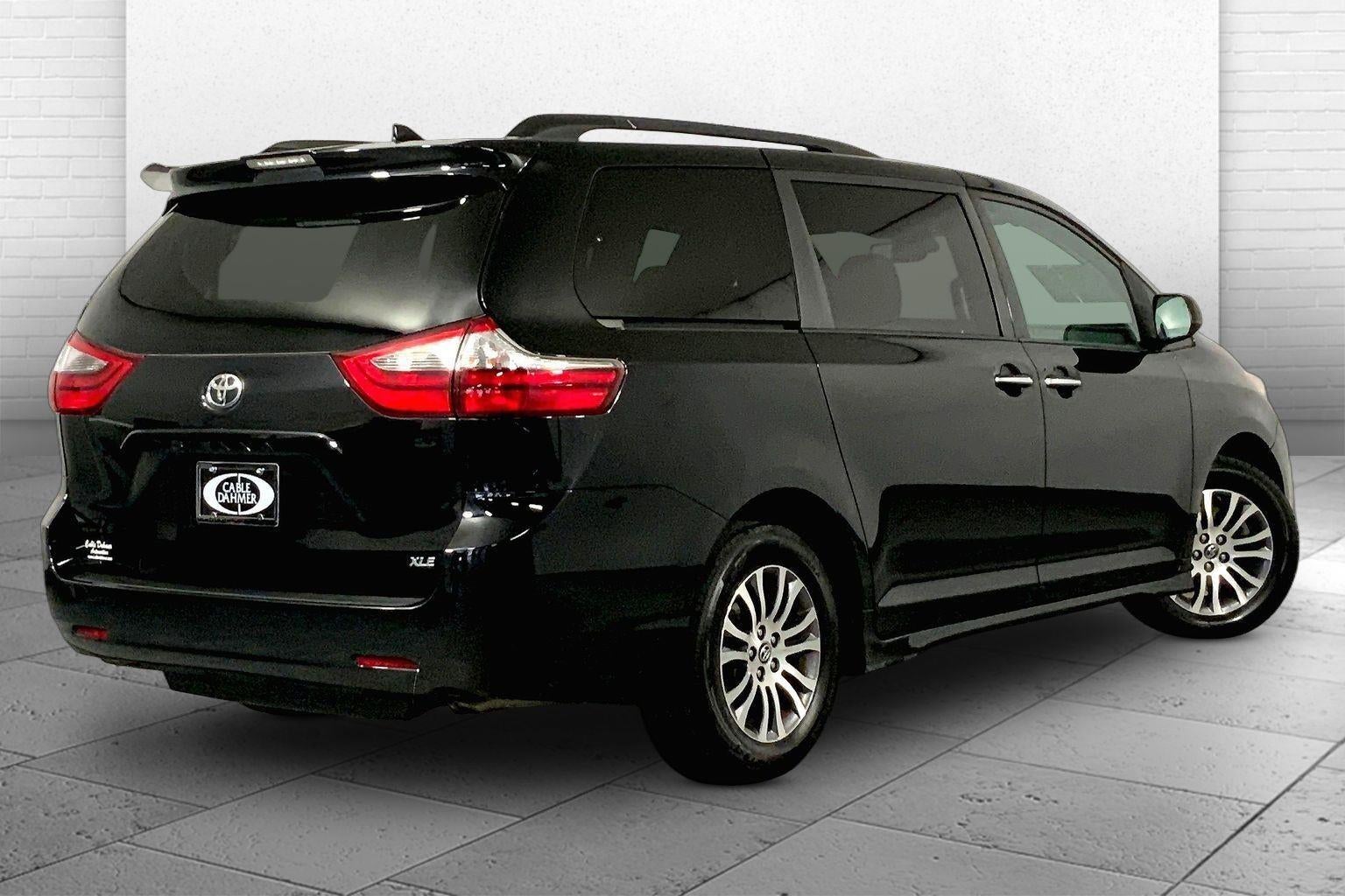 2020 Toyota Sienna XLE