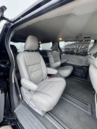 2020 Toyota Sienna XLE