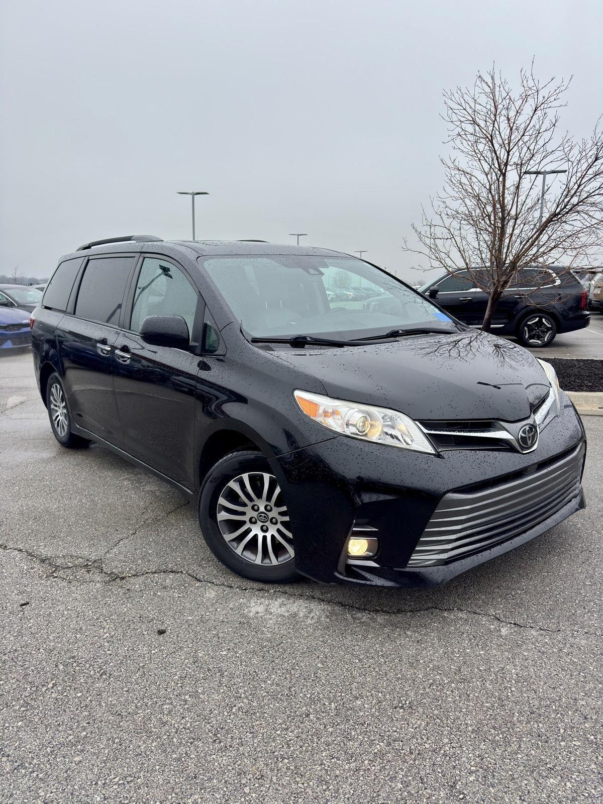 2020 Toyota Sienna XLE