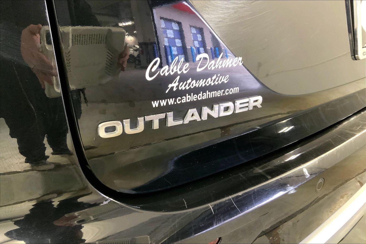 2024 Mitsubishi Outlander SE