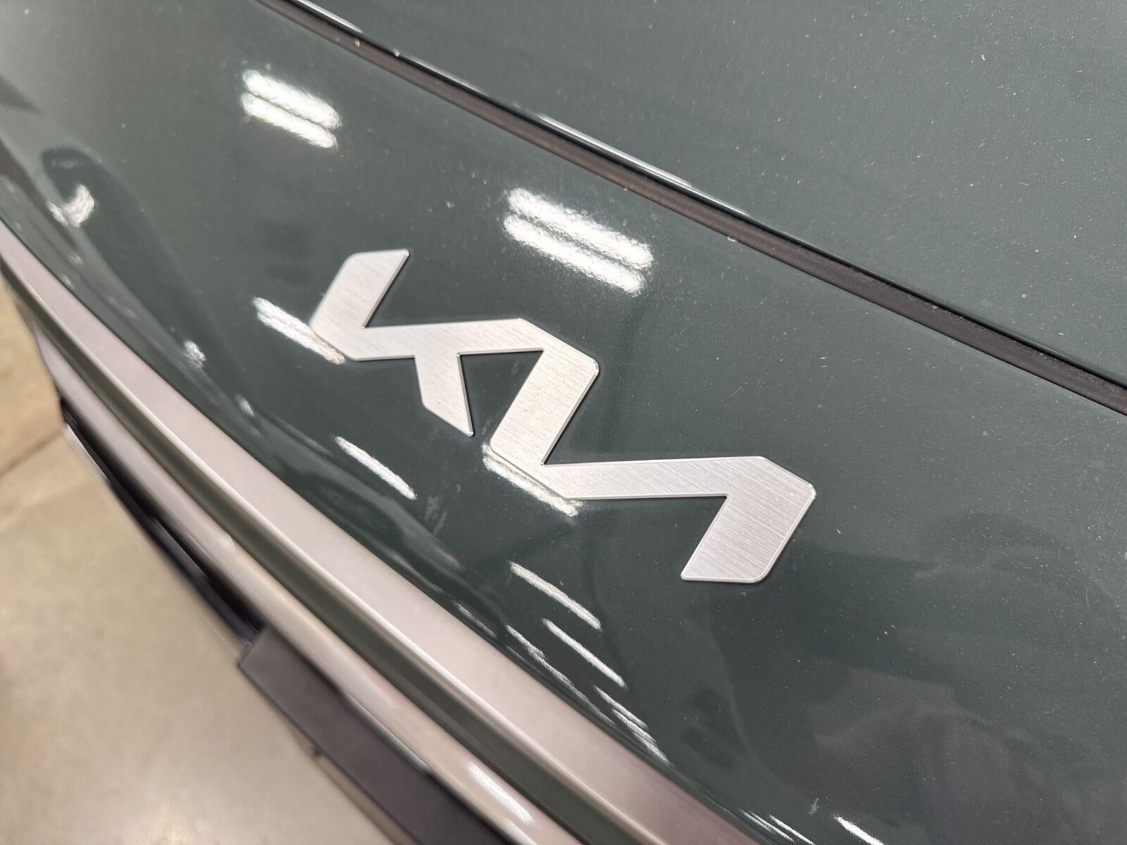 2024 Kia Niro SX