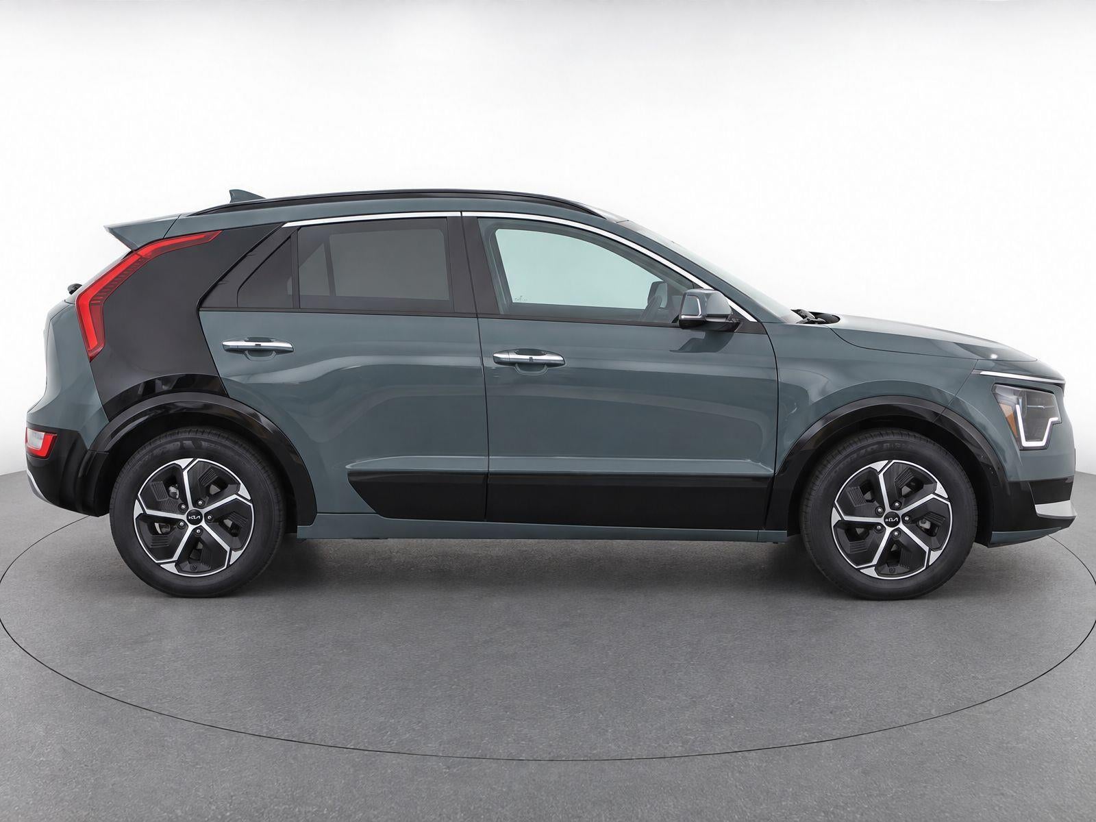 2024 Kia Niro SX
