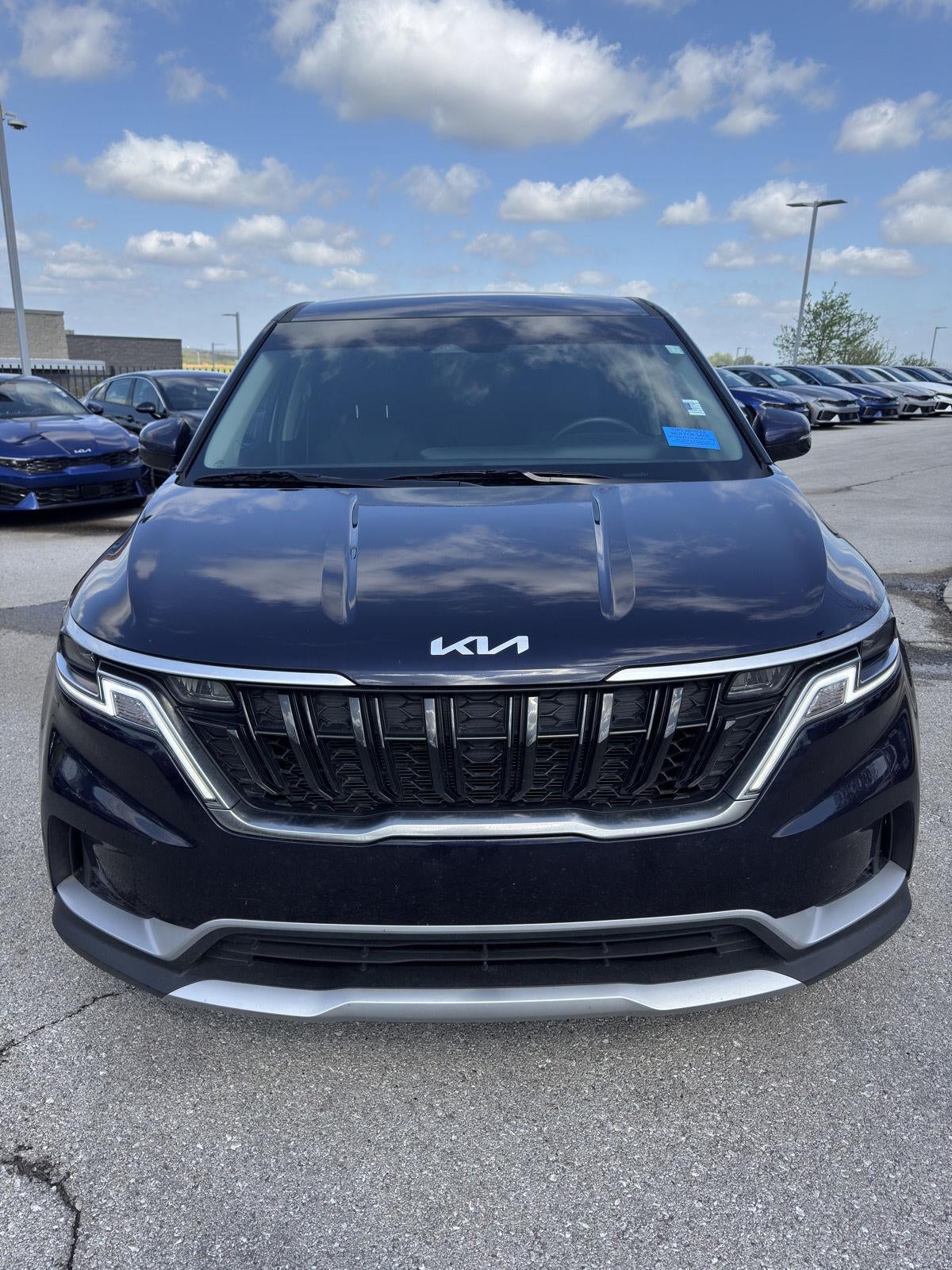 2024 Kia Carnival LX