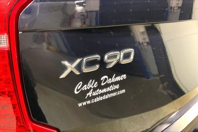 2016 Volvo XC90 T6 Momentum