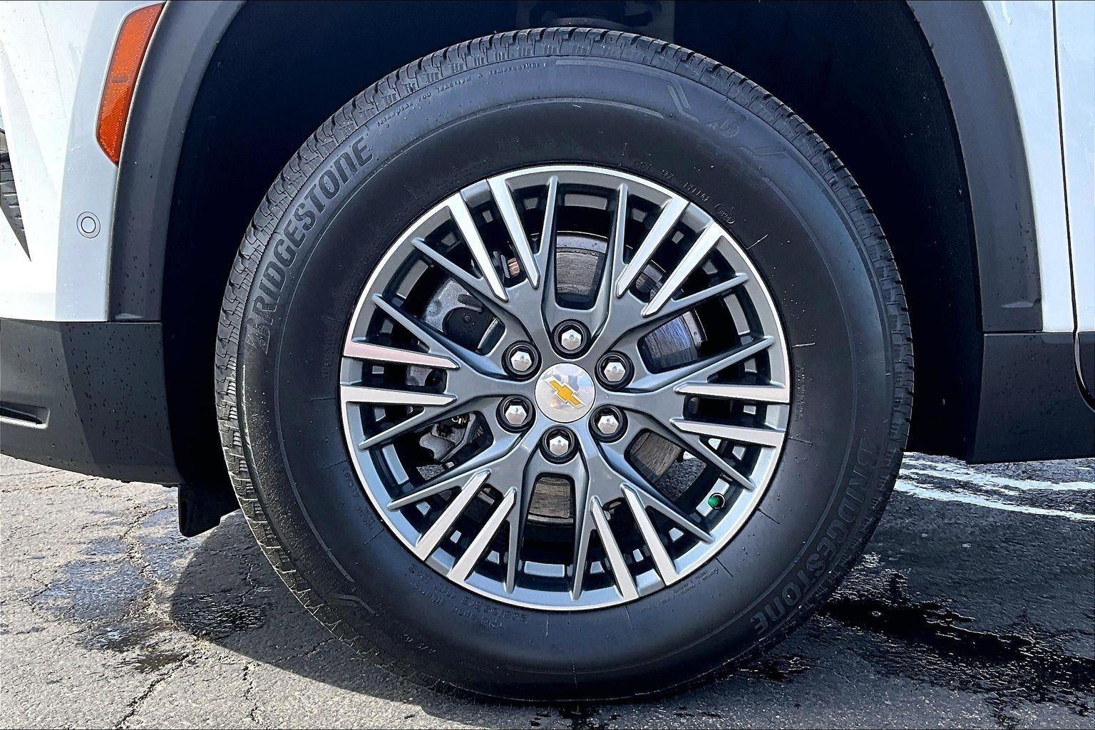 2024 Chevrolet Traverse LT