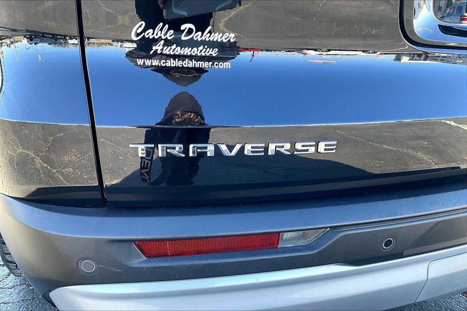 2024 Chevrolet Traverse LT