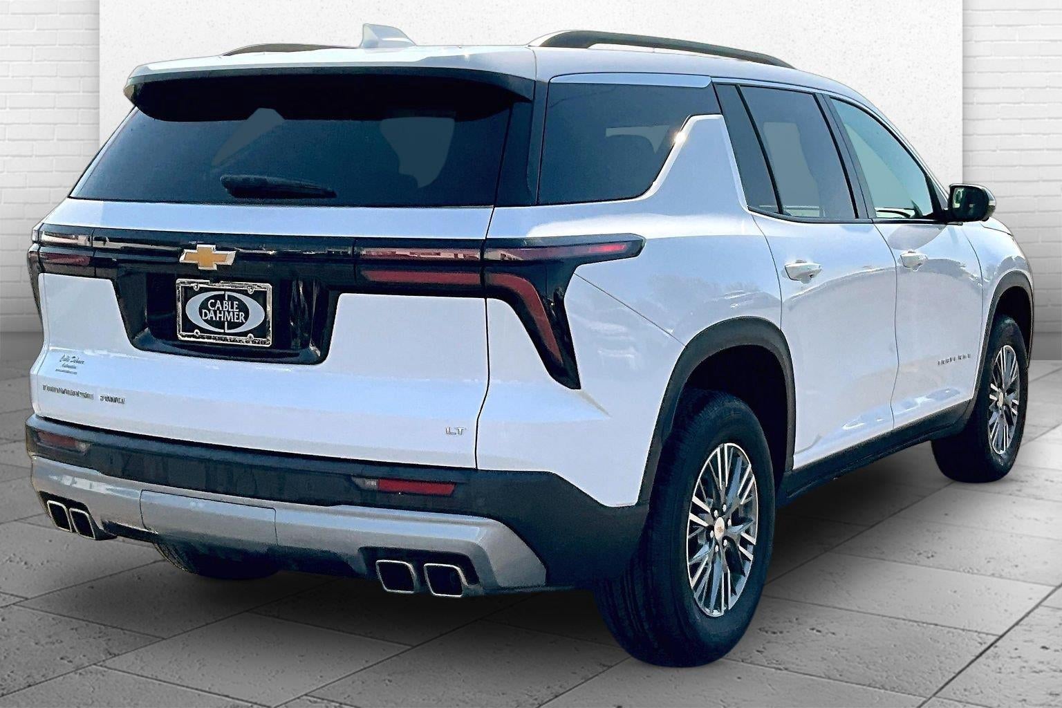 2024 Chevrolet Traverse LT