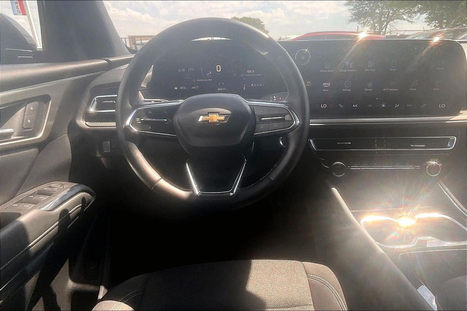2024 Chevrolet Traverse LT