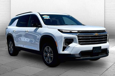 2024 Chevrolet Traverse LT