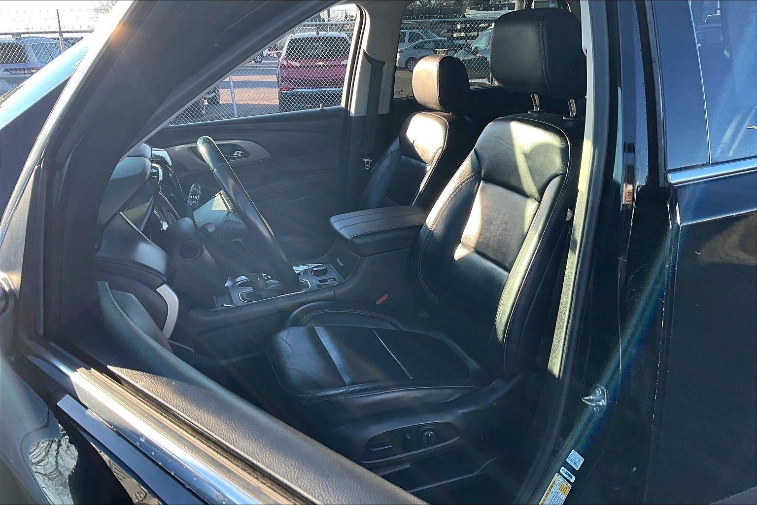 2021 Chevrolet Traverse LT Leather