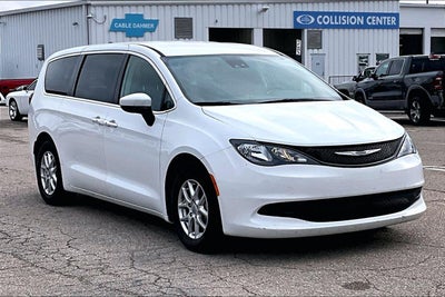 2023 Chrysler Voyager LX