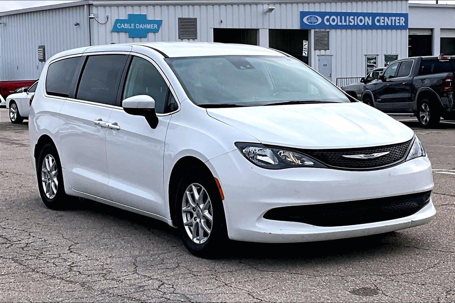 2023 Chrysler Voyager LX