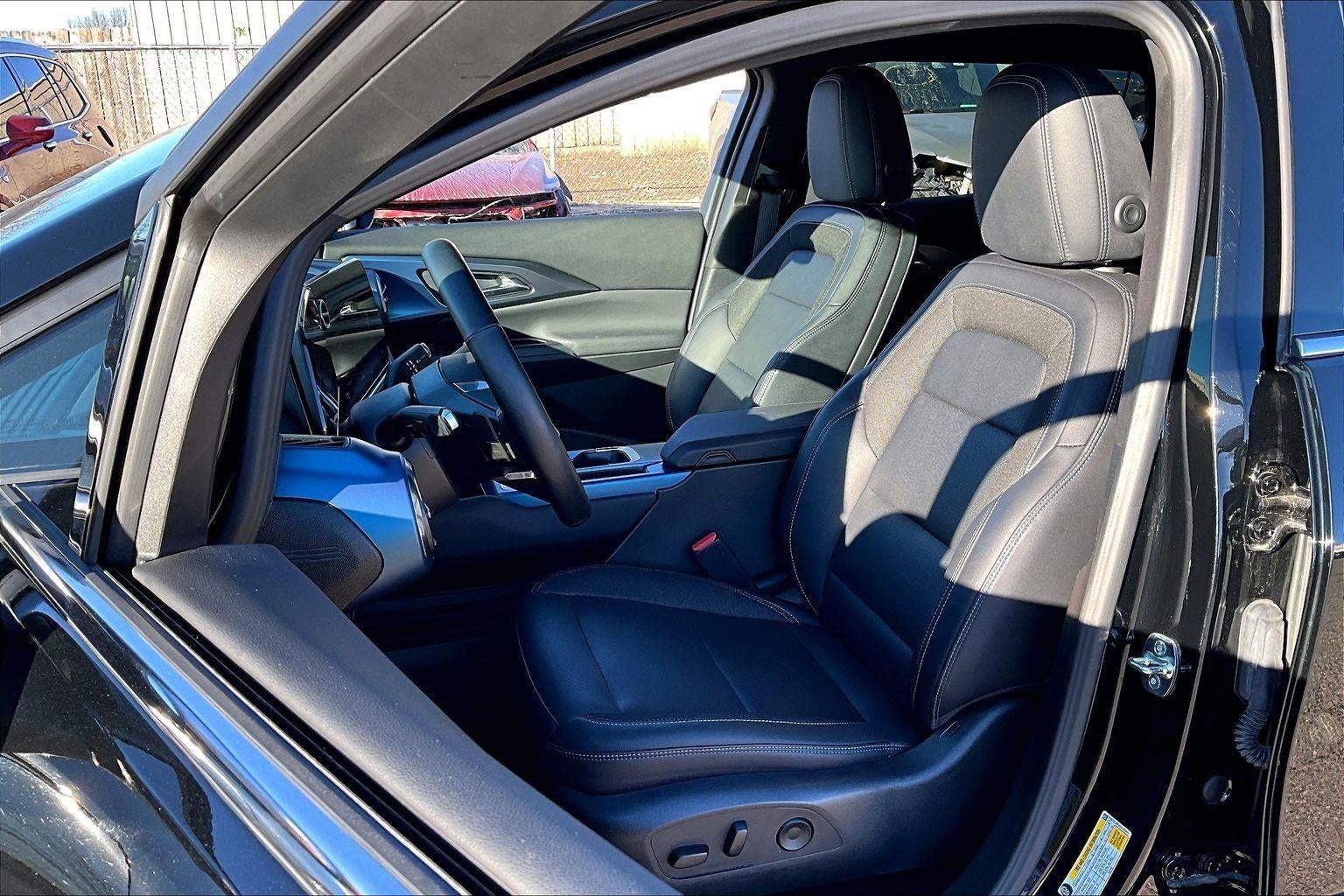 2025 Chevrolet Equinox EV LT