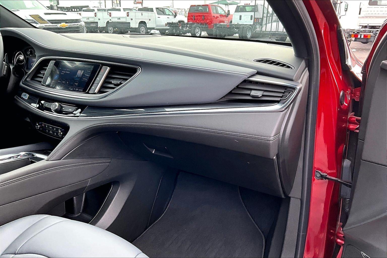 2024 Buick Enclave Essence