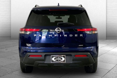 2025 Nissan Pathfinder SV
