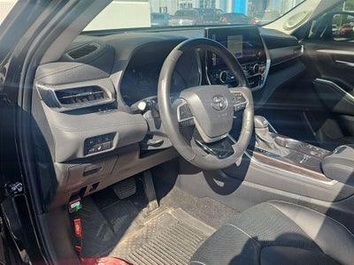 2024 Toyota Highlander Hybrid Platinum
