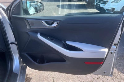 2022 Hyundai Ioniq Hybrid SE