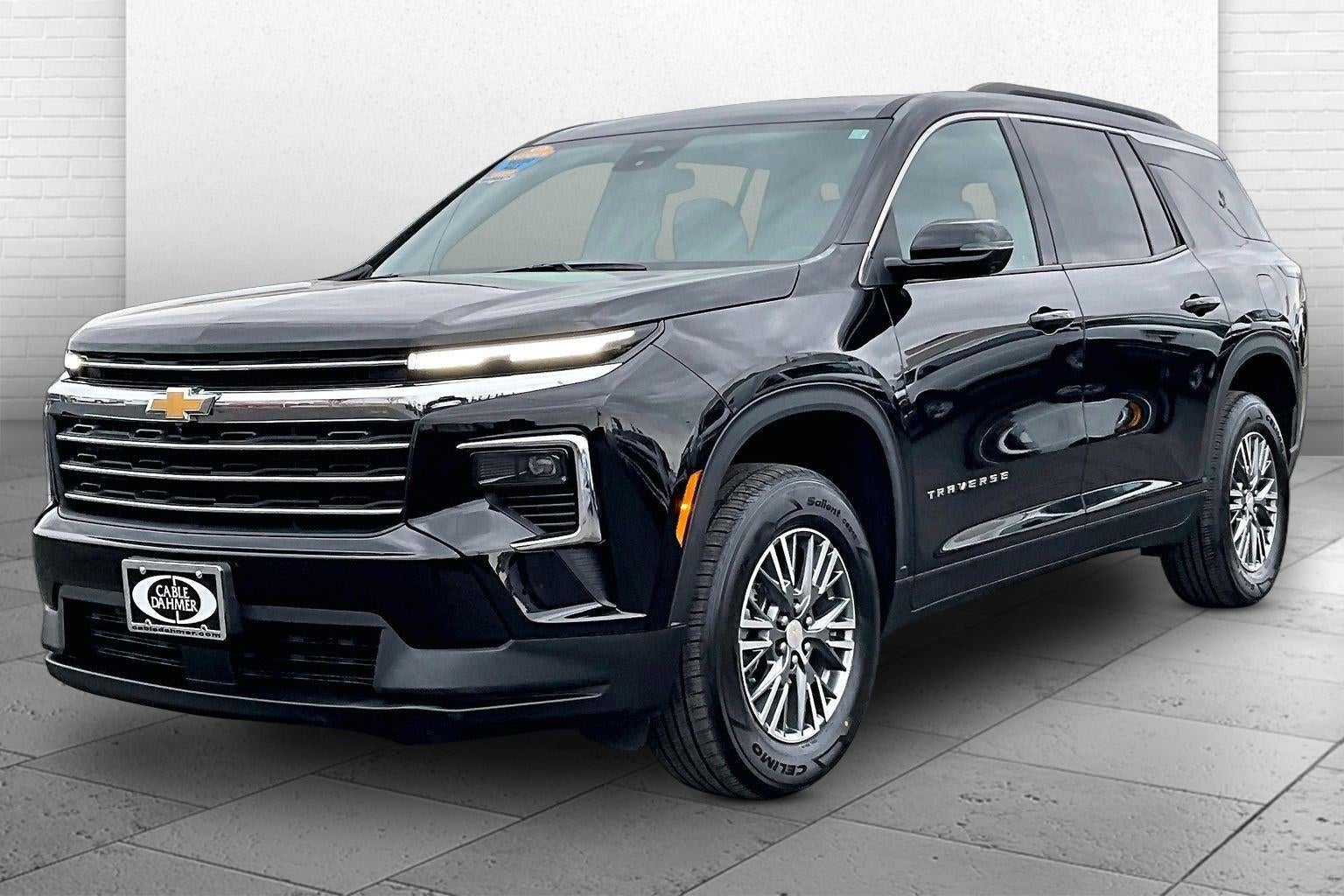 2024 Chevrolet Traverse LT