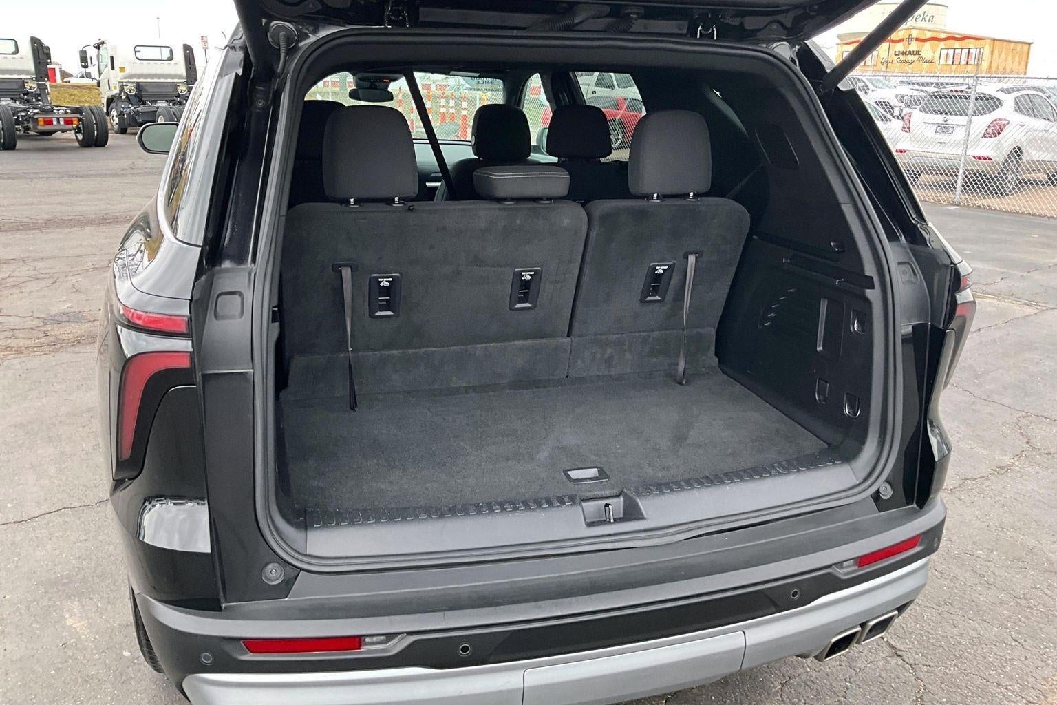 2024 Chevrolet Traverse LT