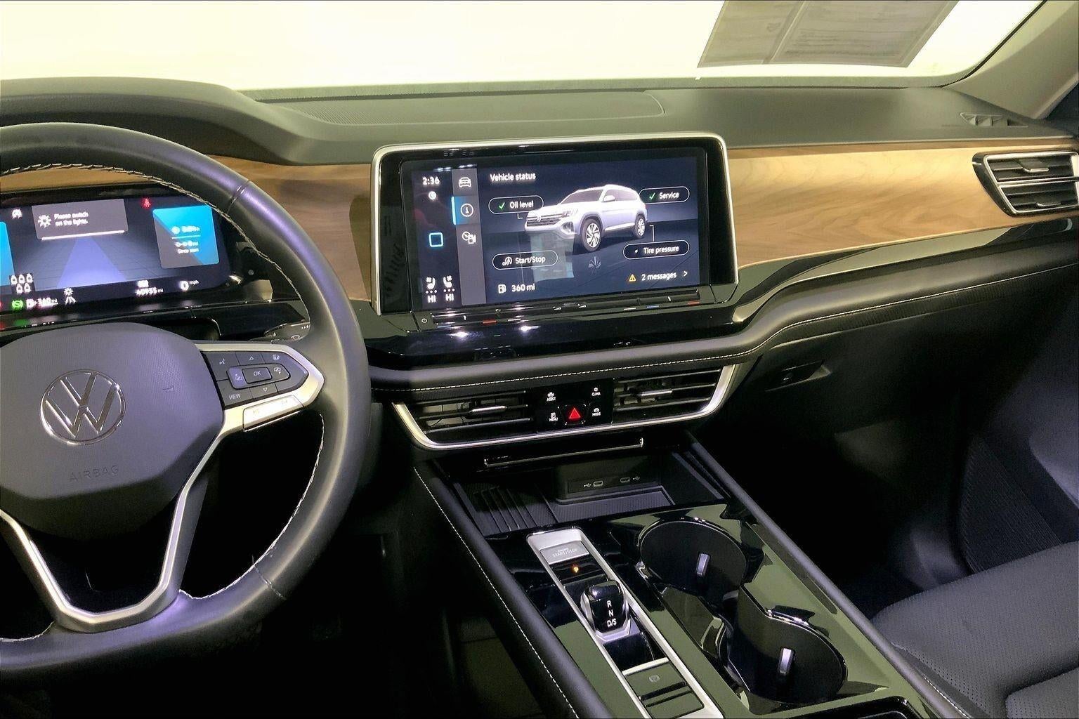 2025 Volkswagen Atlas 2.0T SE w/Technology