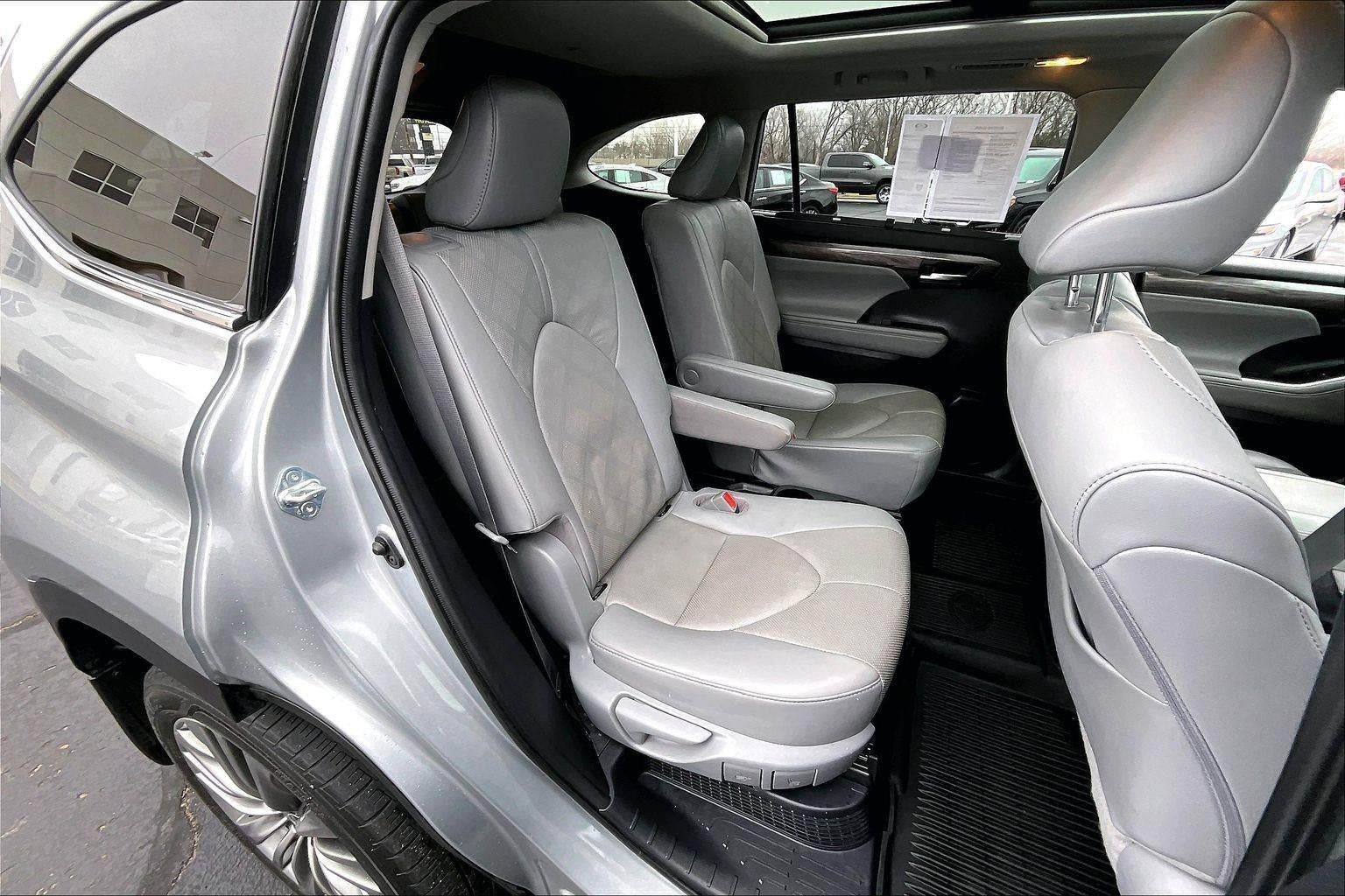 2021 Toyota Highlander Hybrid Platinum