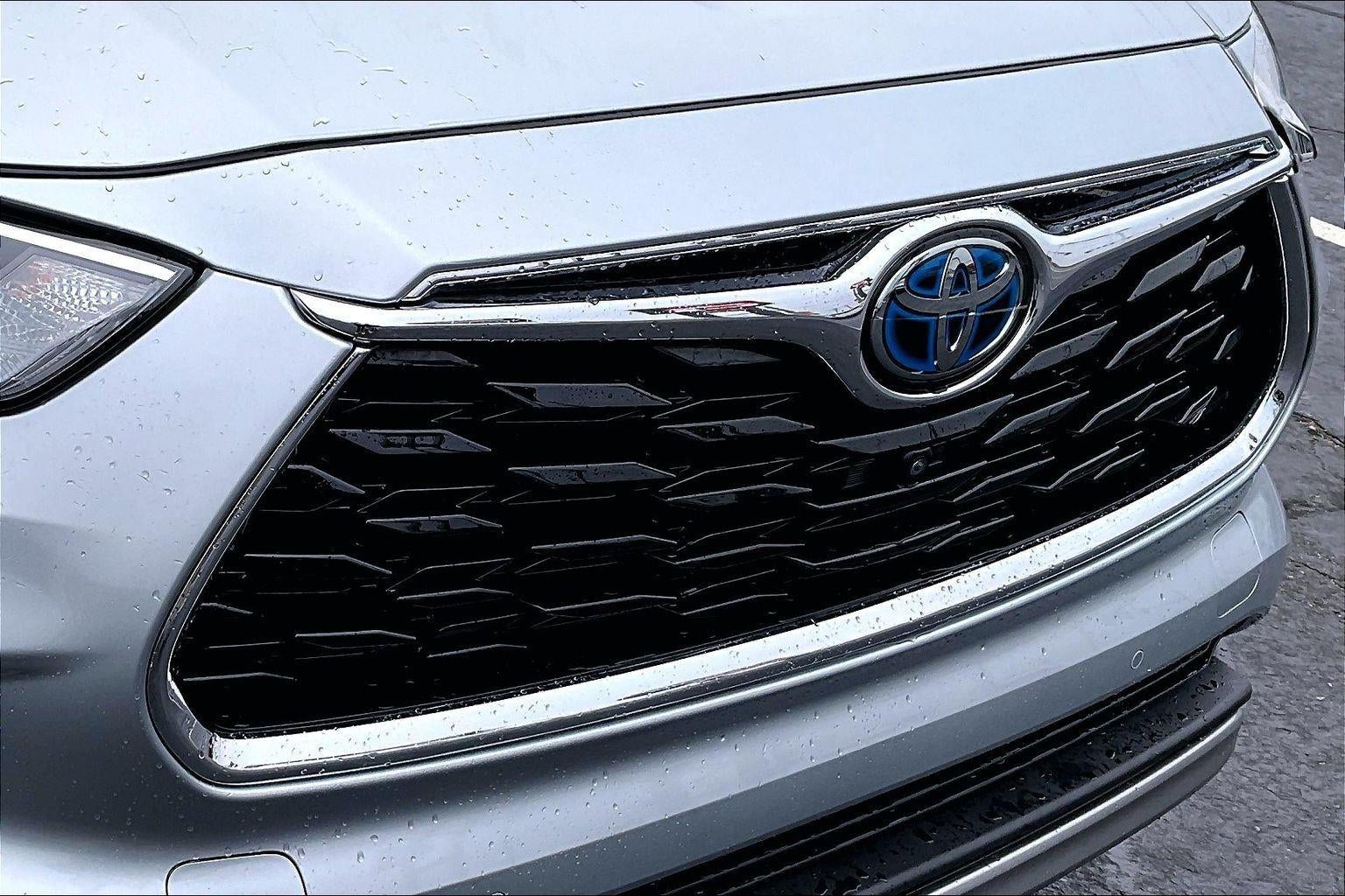 2021 Toyota Highlander Hybrid Platinum