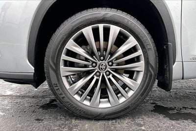 2021 Toyota Highlander Hybrid Platinum