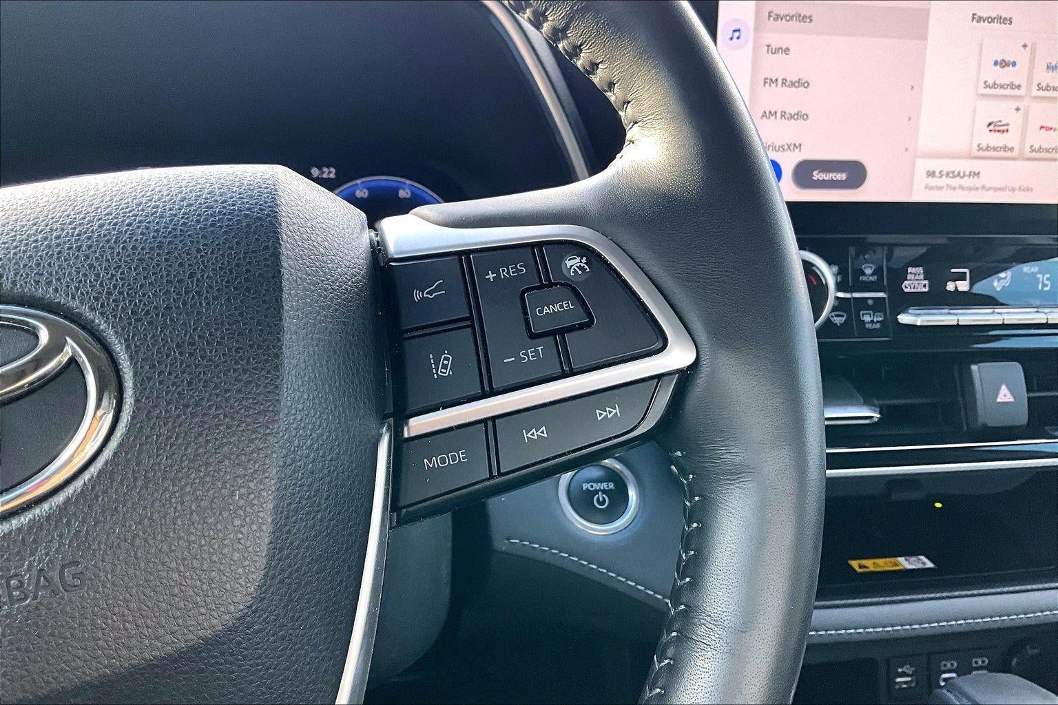 2024 Toyota Highlander Hybrid Platinum