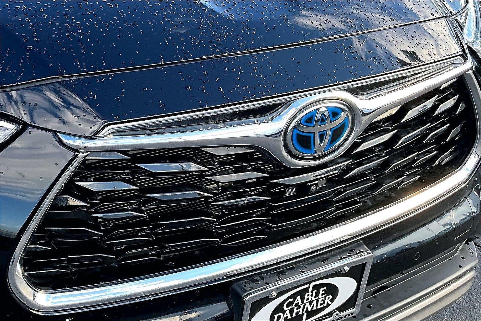 2024 Toyota Highlander Hybrid Platinum