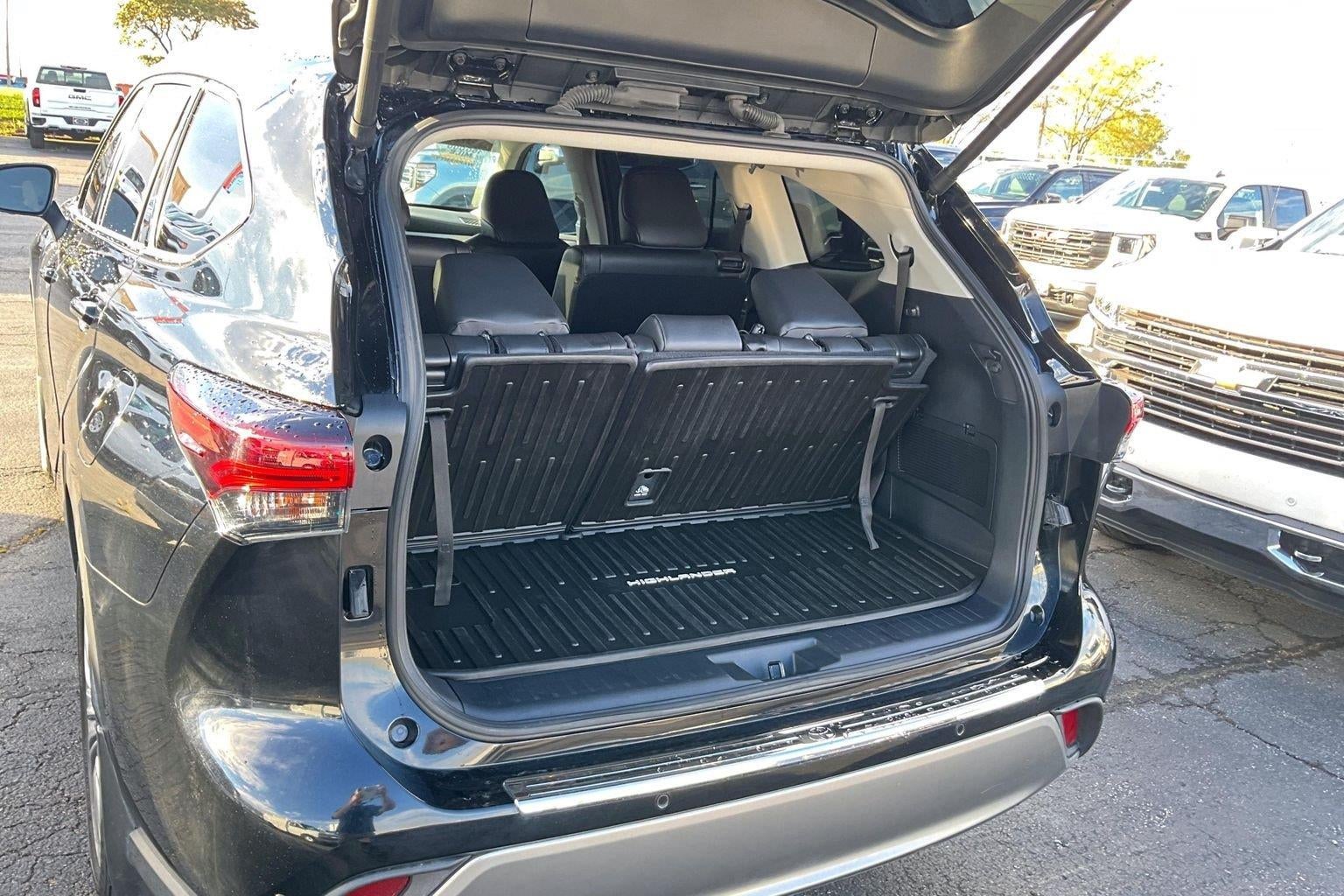 2024 Toyota Highlander Hybrid Platinum