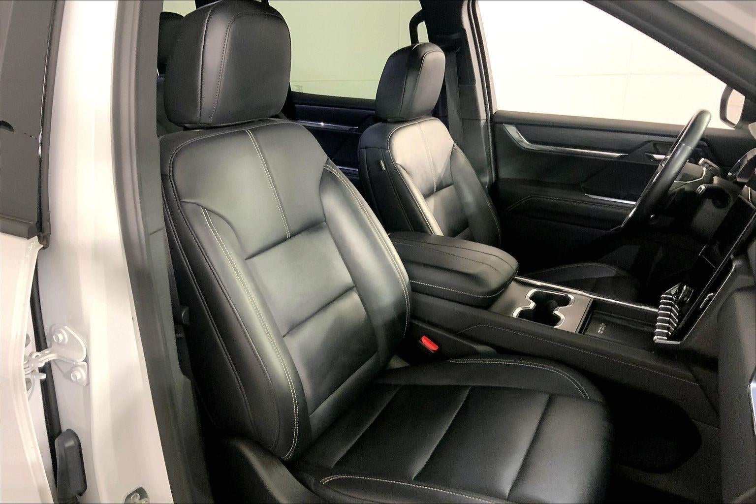 2024 GMC Acadia Elevation