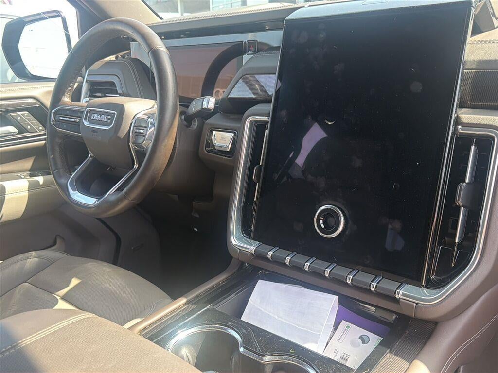 2025 GMC Yukon Elevation