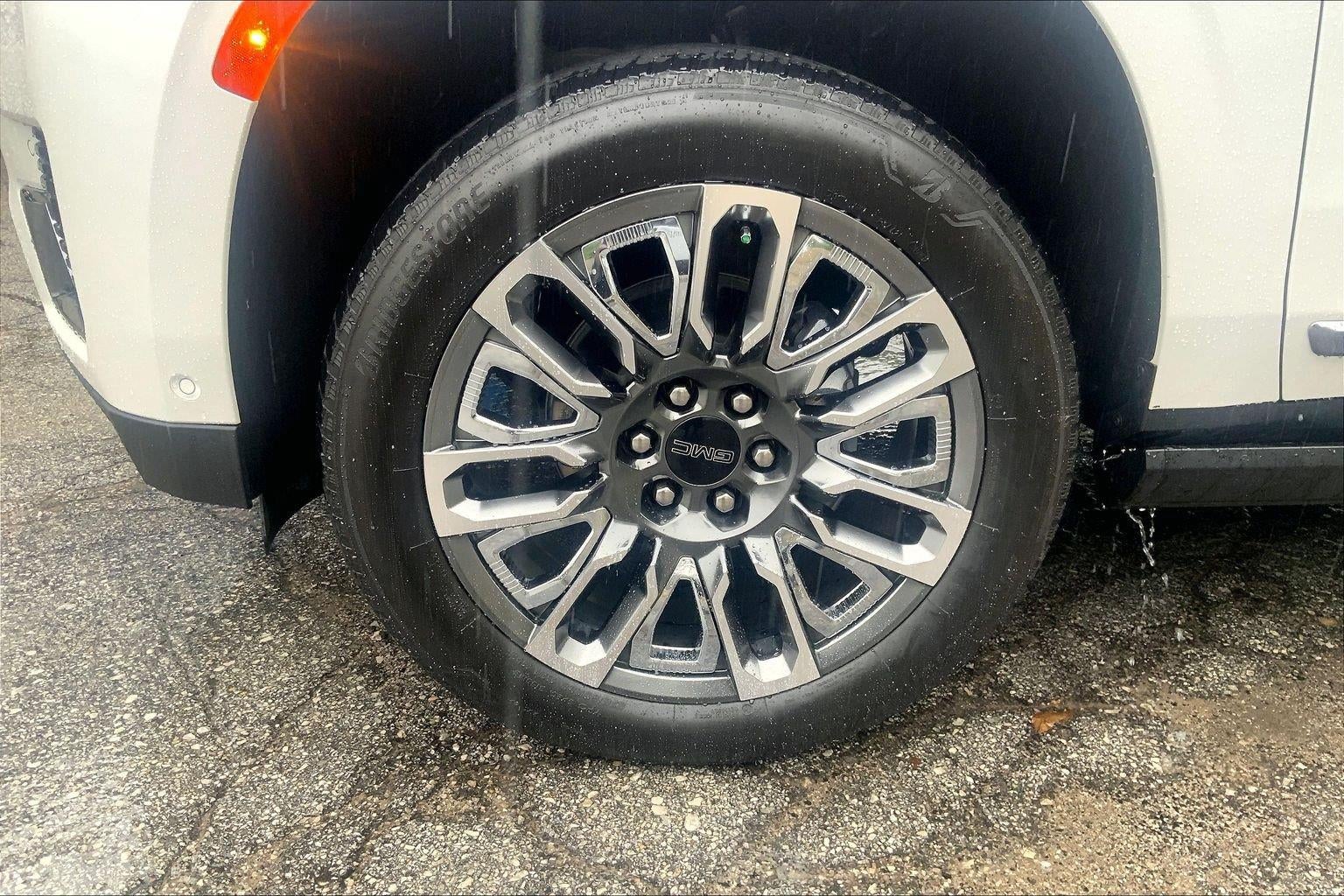 2023 GMC Yukon XL Denali Ultimate