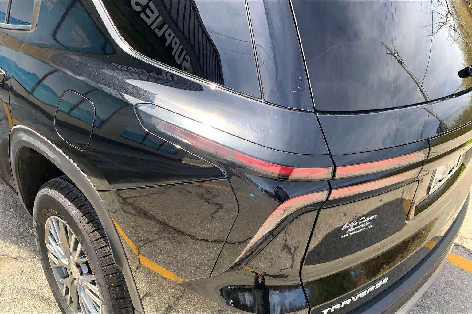 2024 Chevrolet Traverse LT