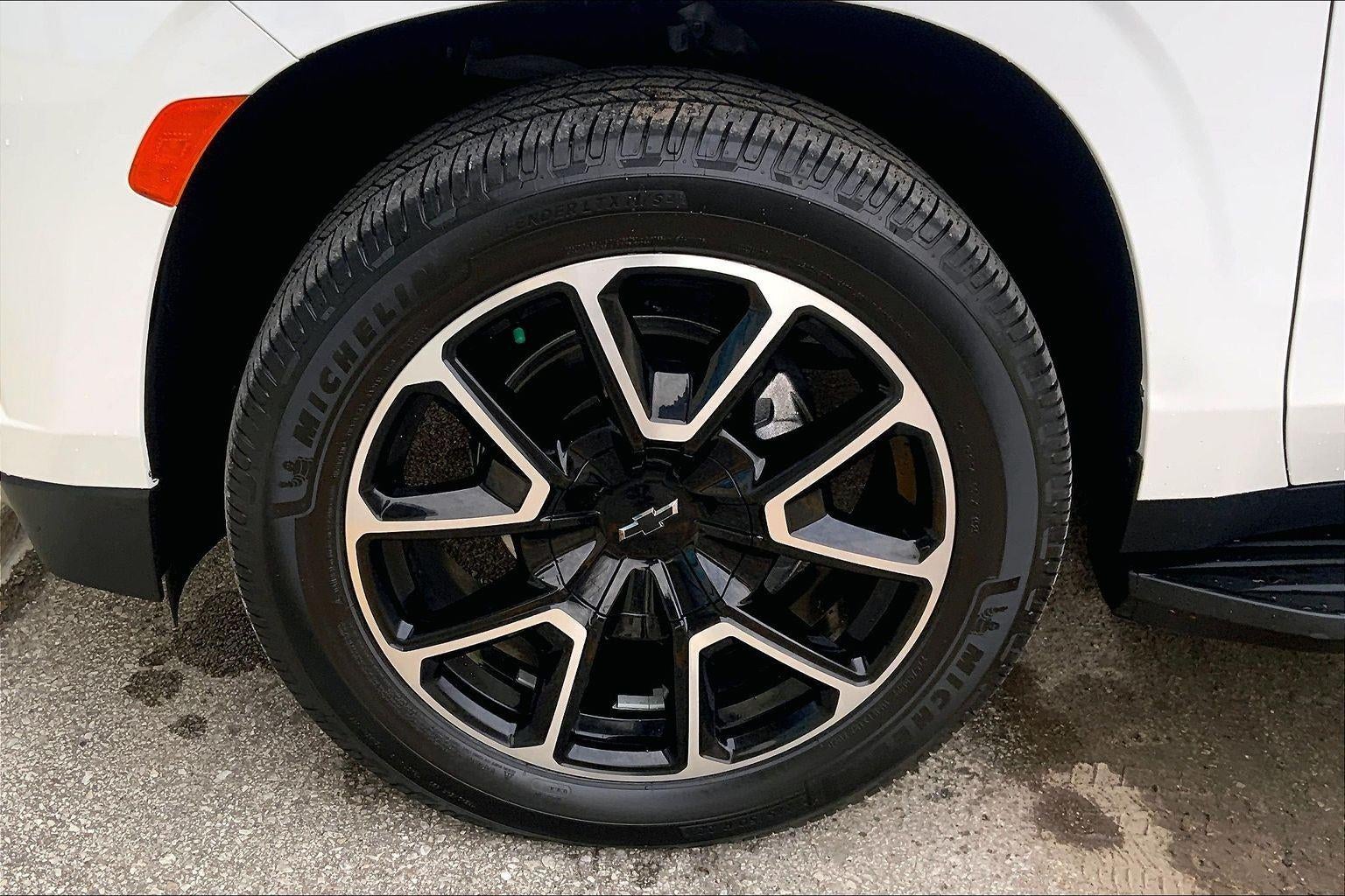 2024 Chevrolet Suburban RST