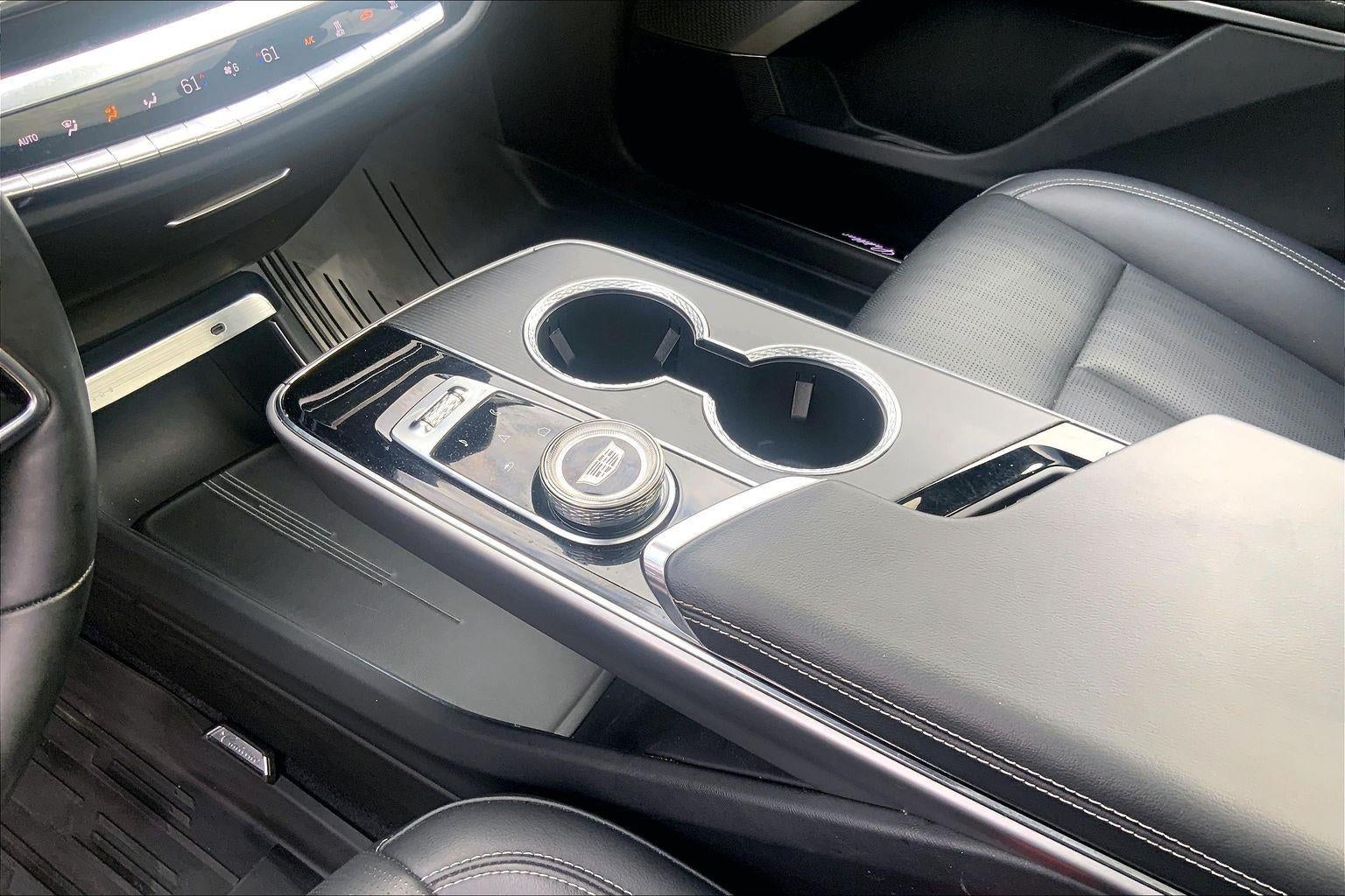 2025 Cadillac LYRIQ Luxury 3
