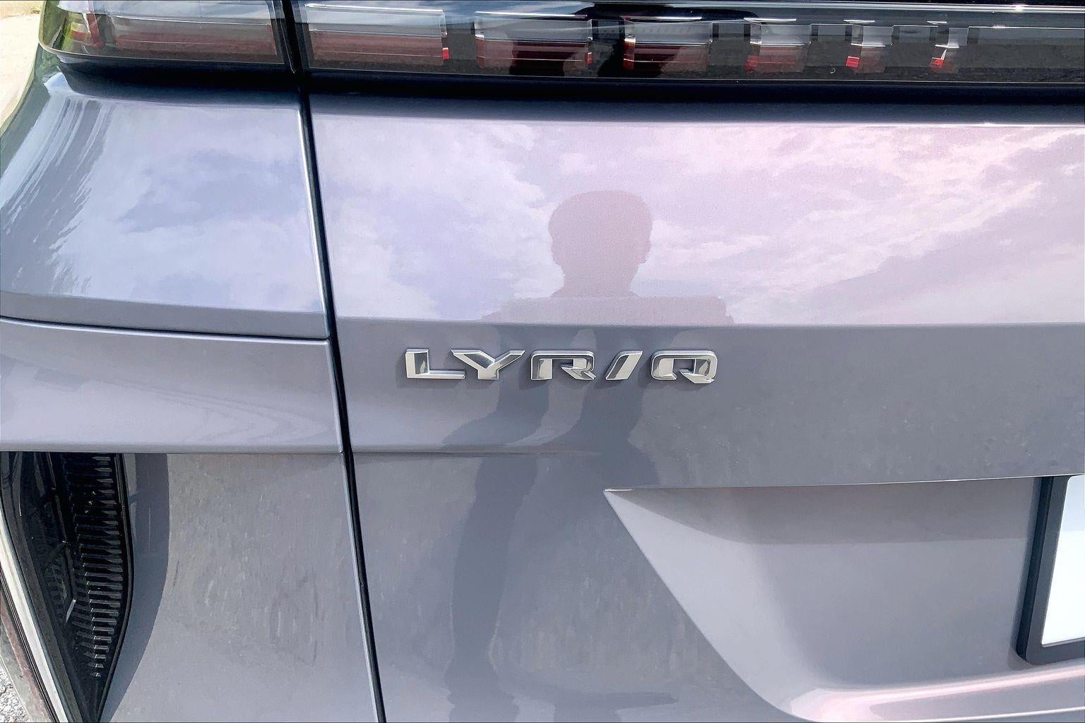 2025 Cadillac LYRIQ Luxury 3