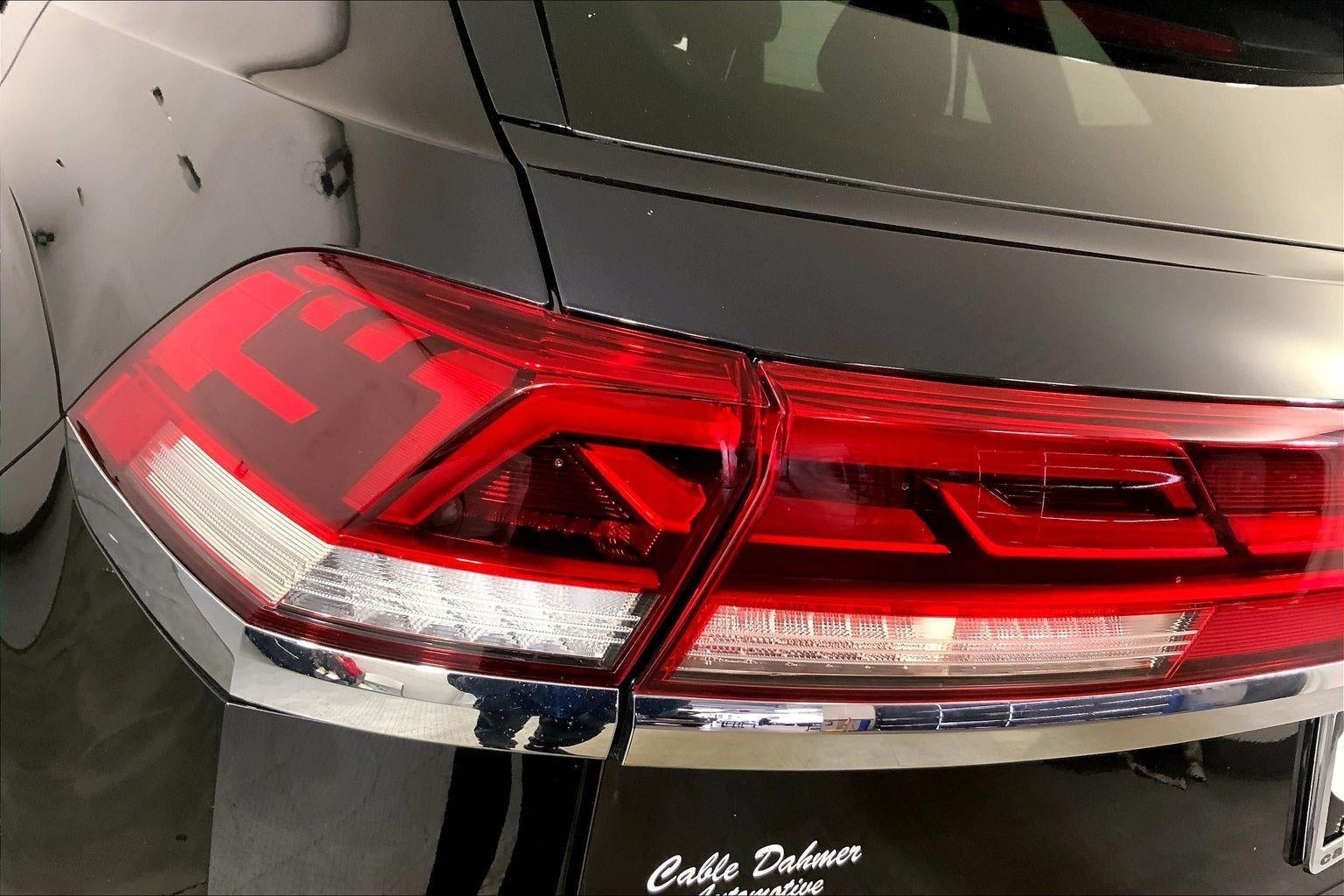 2025 Volkswagen Atlas Cross Sport 2.0T SE w/Technology
