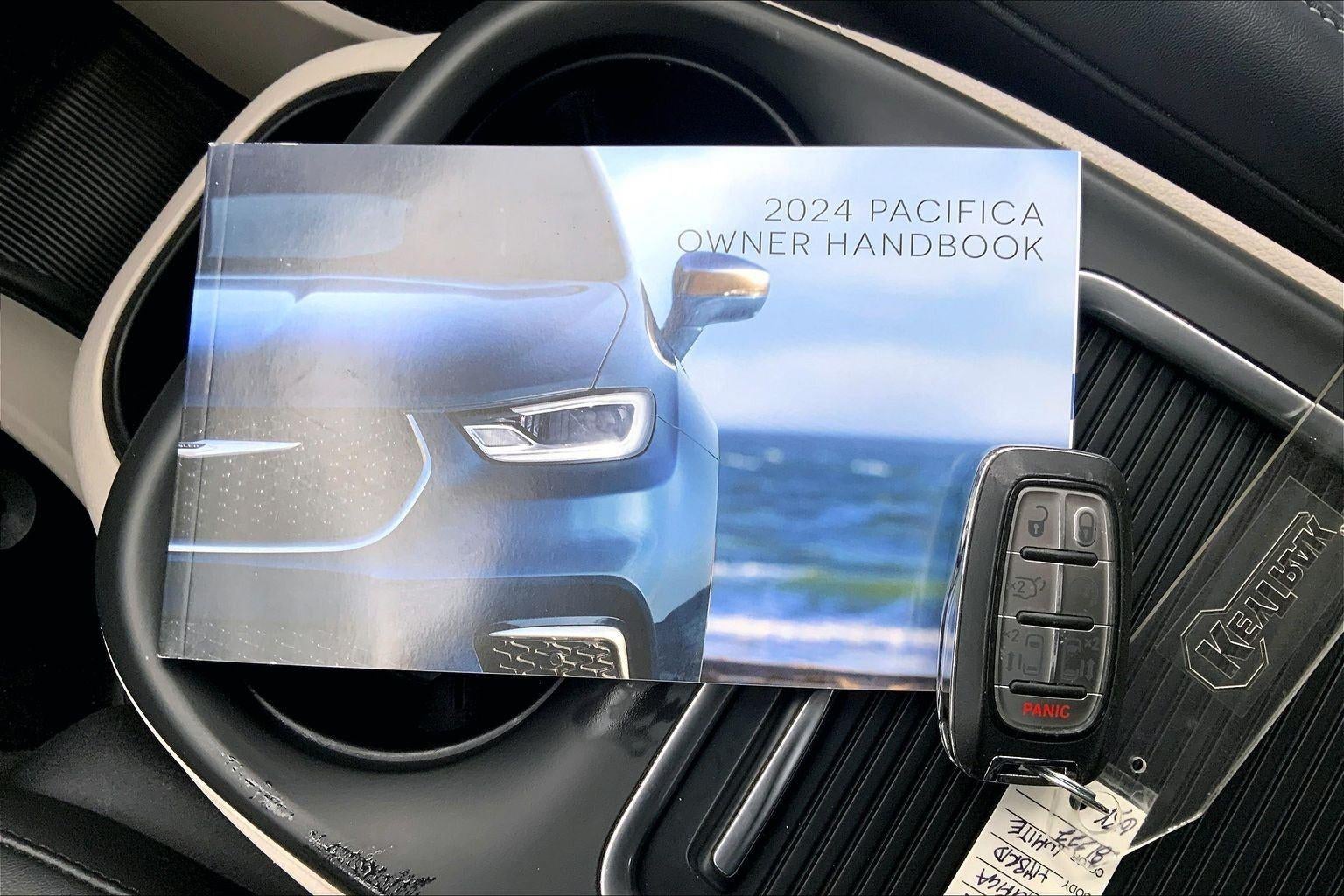 2024 Chrysler Pacifica Hybrid Select