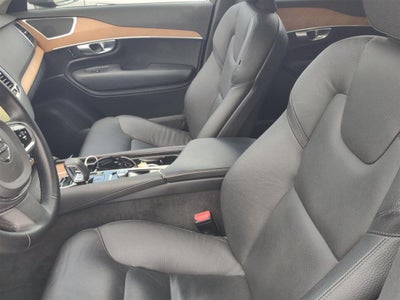2024 Volvo XC90 Plus Bright Theme