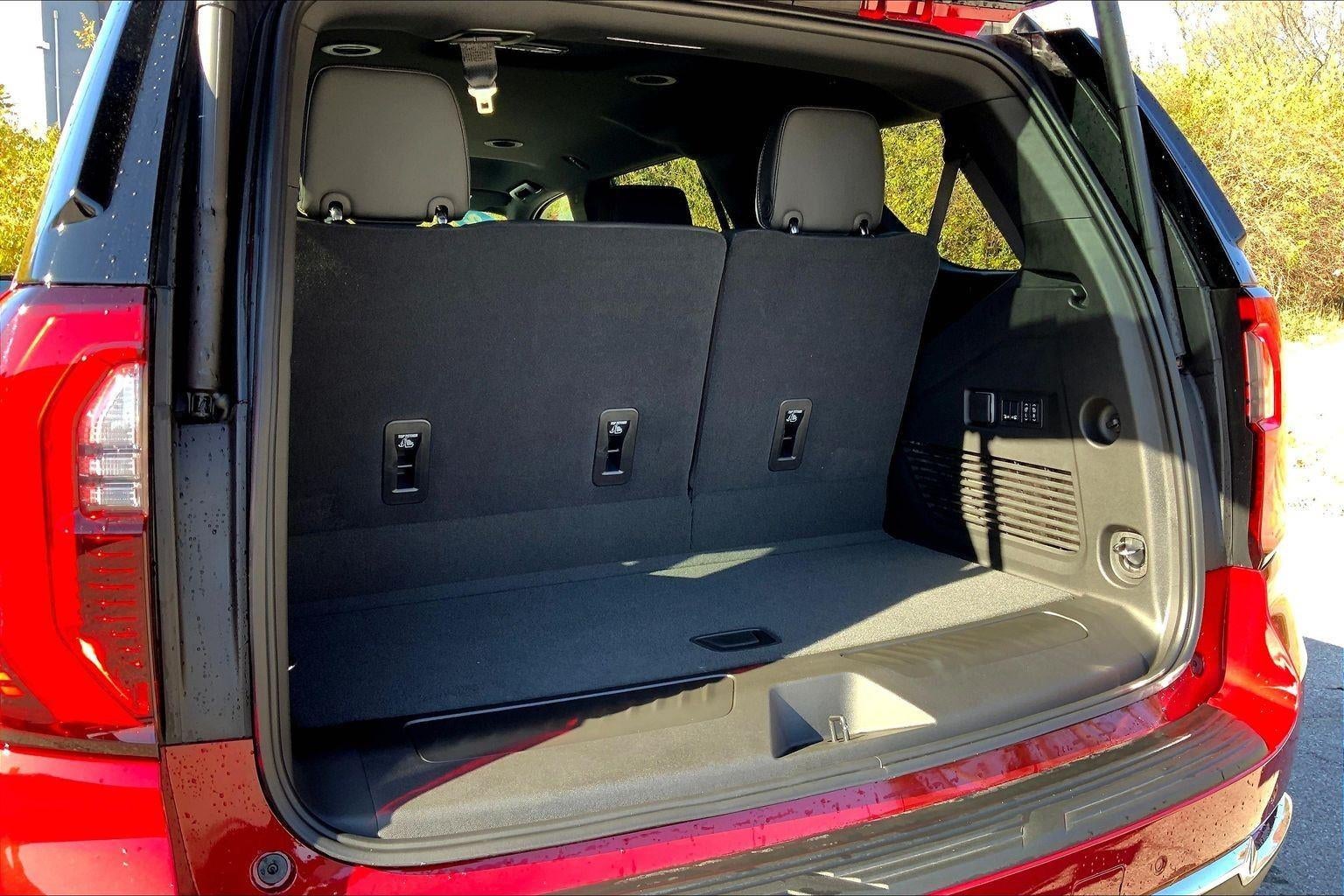 2025 GMC Yukon Elevation