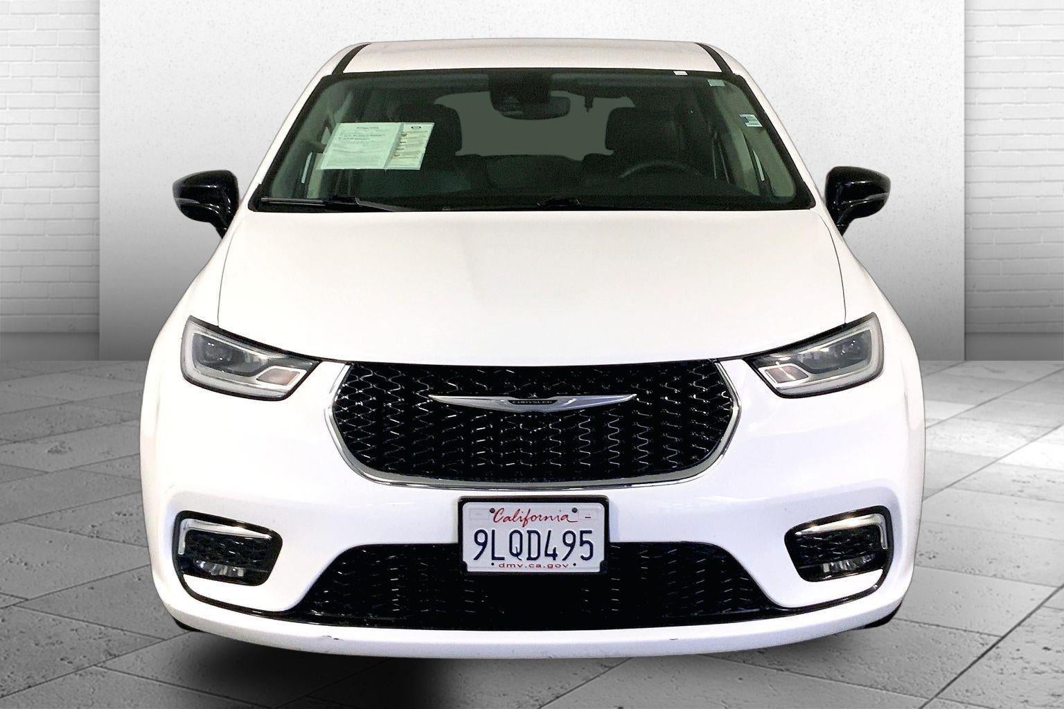 Used 2024 Chrysler Pacifica Touring L with VIN 2C4RC1BG8RR144381 for sale in Kansas City