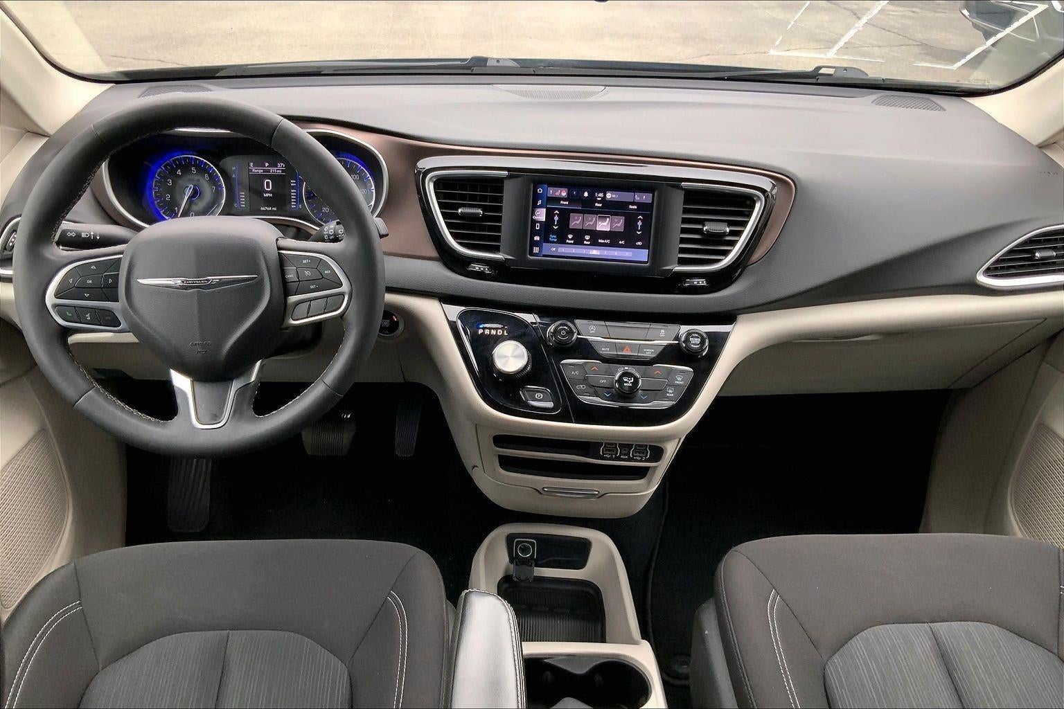 2024 Chrysler Voyager LX