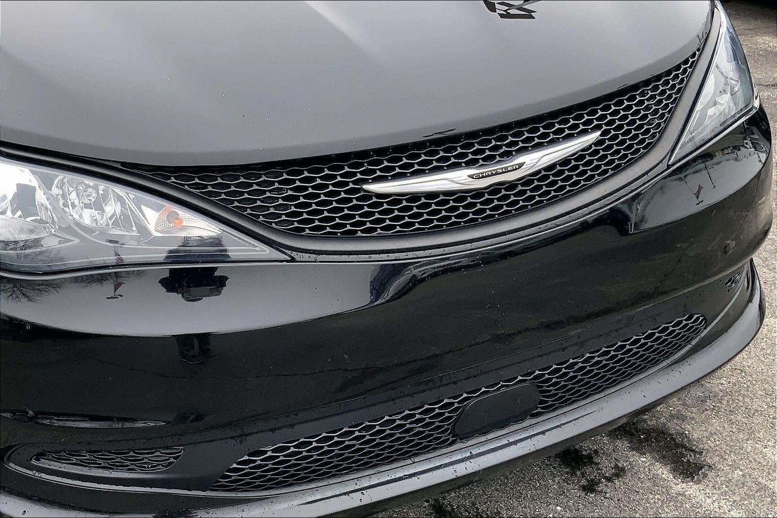 2024 Chrysler Voyager LX