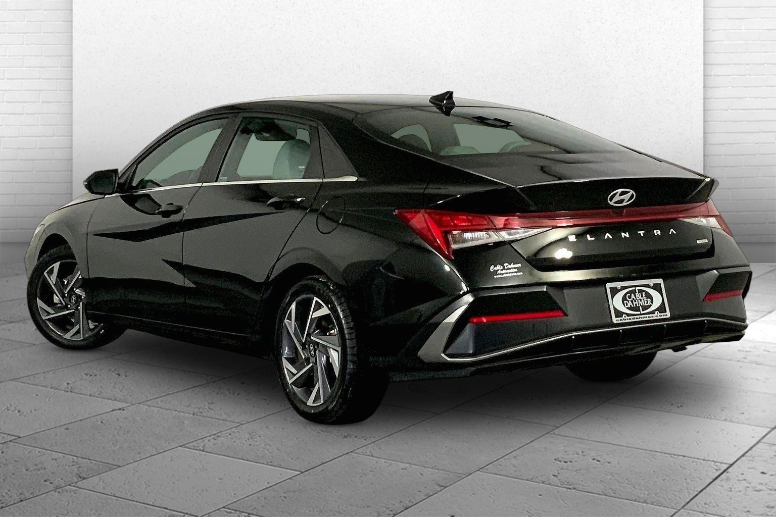 2025 Hyundai Elantra Hybrid Limited