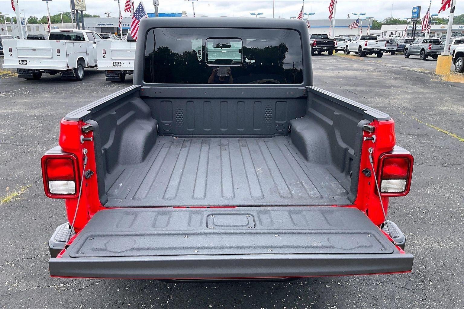 2024 Jeep Gladiator Sport S